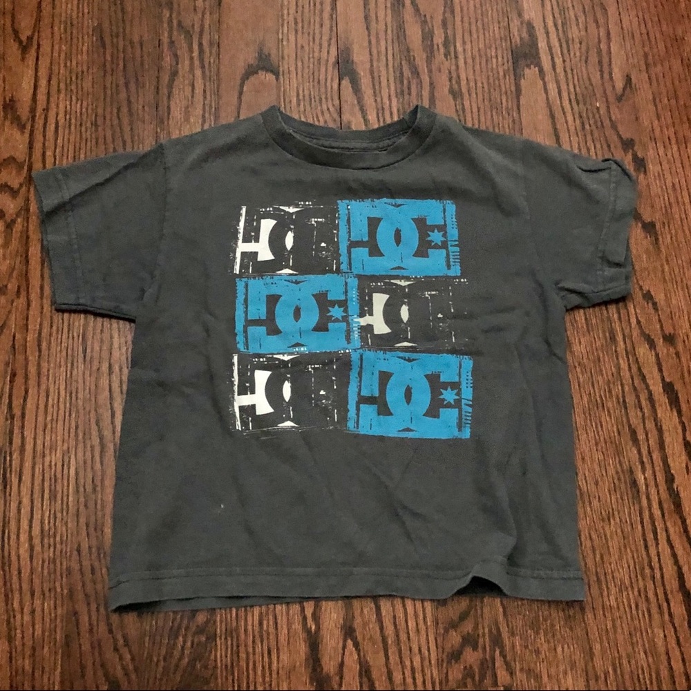DC SHOES little kids Graphic Tee Size L